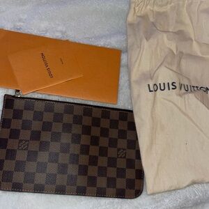 Louis Vuitton inside purse from never full bag
